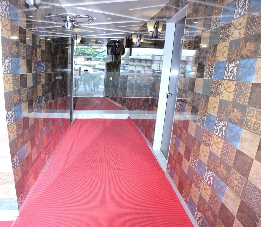 Premier Inn ムンバイ エクステリア 写真
